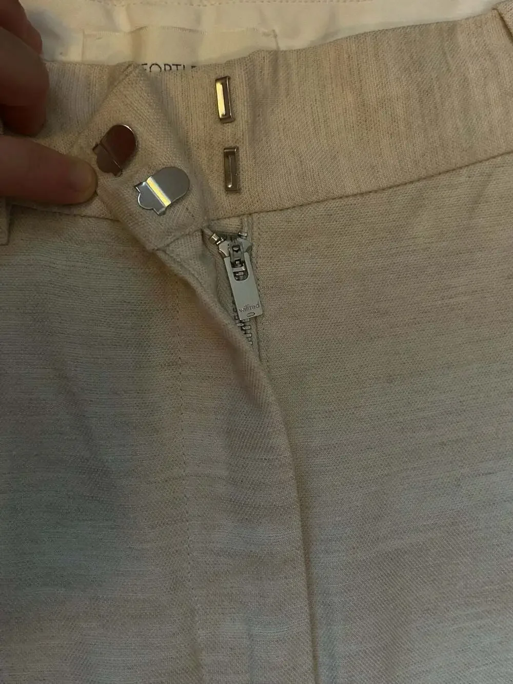 Wilfred Aritzia Linen The Effortless Pant Cropped Beige Quiet Luxury Office